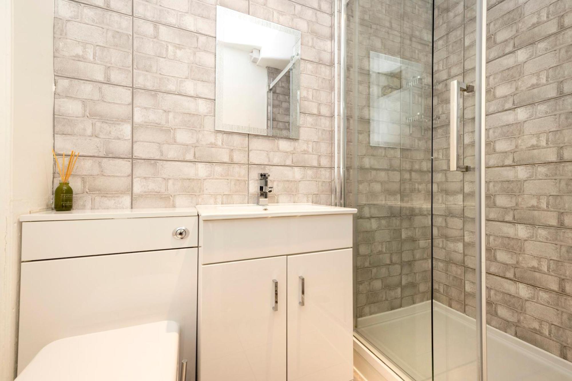 Joivy Beautiful Apartment, Private Garden, Calton Hill Единбург Екстериор снимка