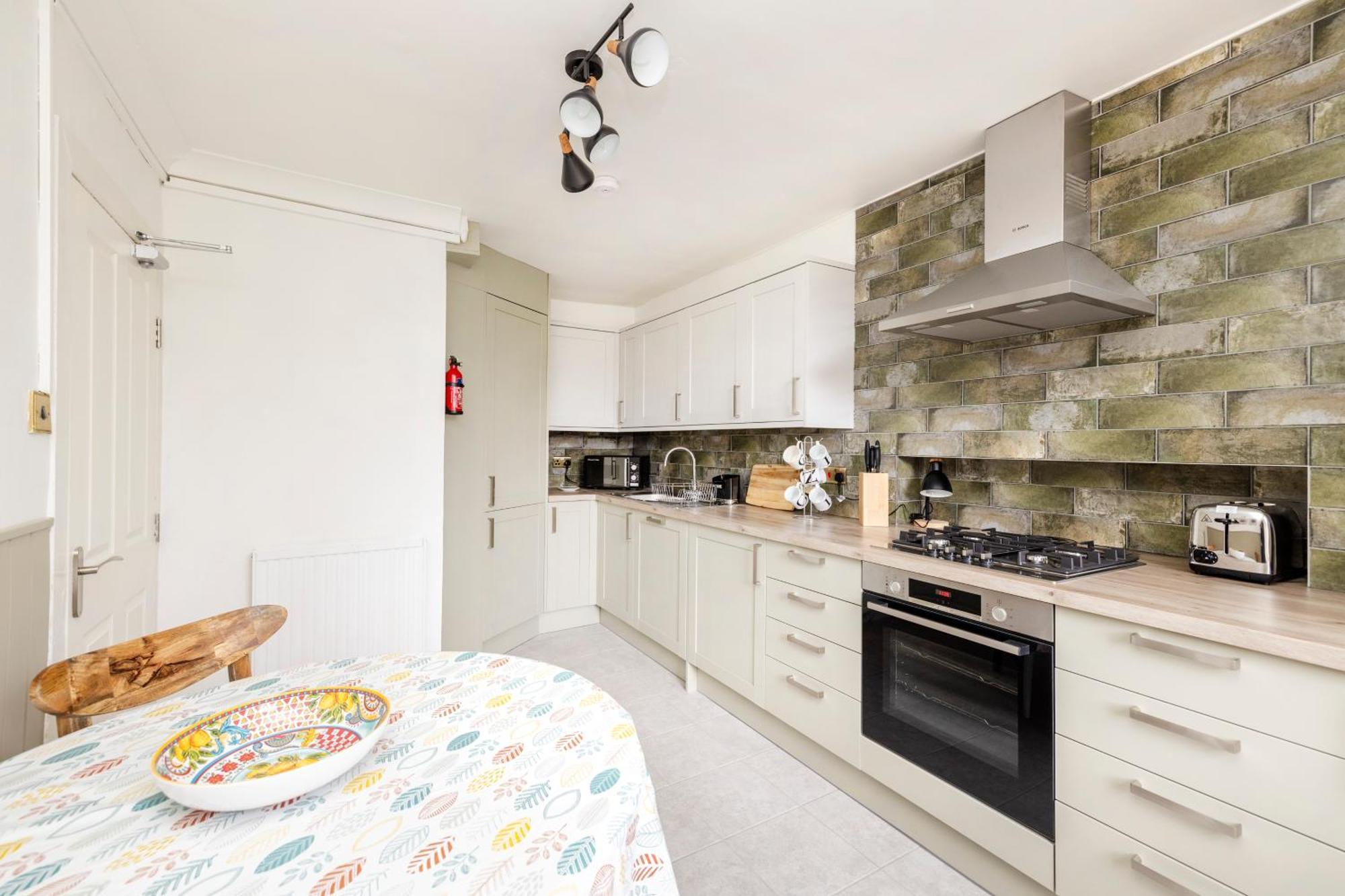 Joivy Beautiful Apartment, Private Garden, Calton Hill Единбург Екстериор снимка