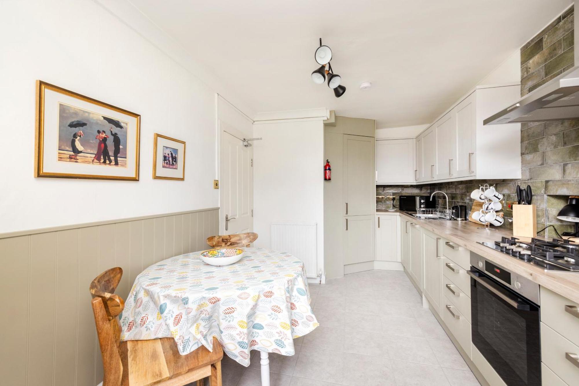 Joivy Beautiful Apartment, Private Garden, Calton Hill Единбург Екстериор снимка